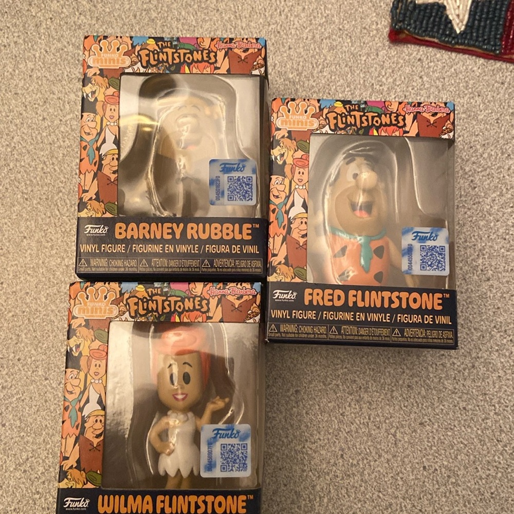 Flint stone figures